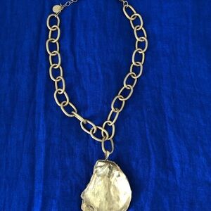 Original Susan Shaw oyster gold necklace